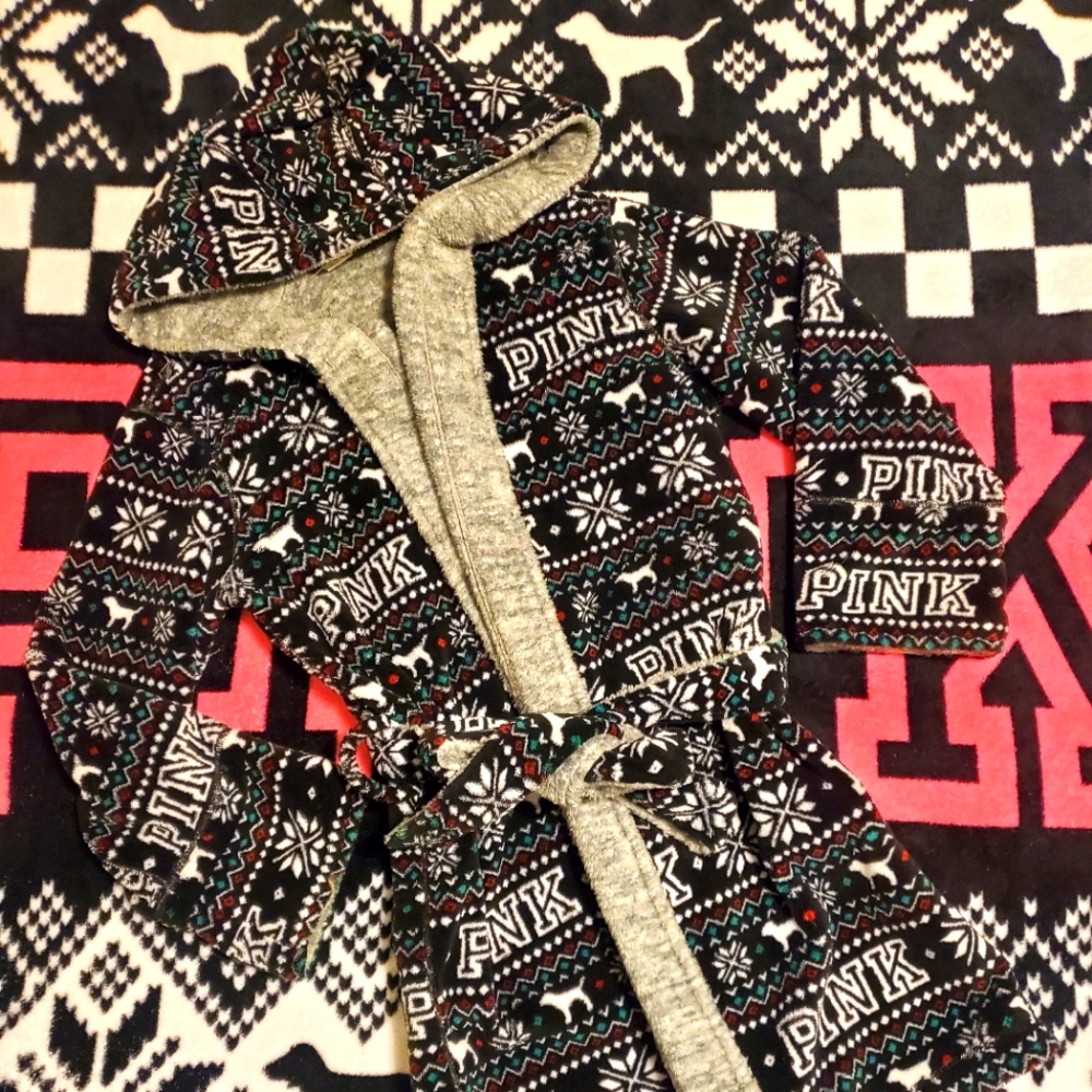 VS PINK REVERSIBLE CHRISTMAS ROBE XS